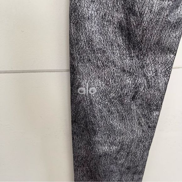 Alo Yoga Airbrushed High Waisted Leggings Silver Black - Picture 4 of 7